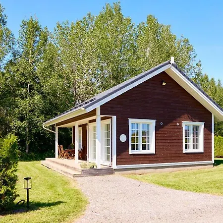 Puhkemaja Pühali Hea Elu Keskuses * Pihali